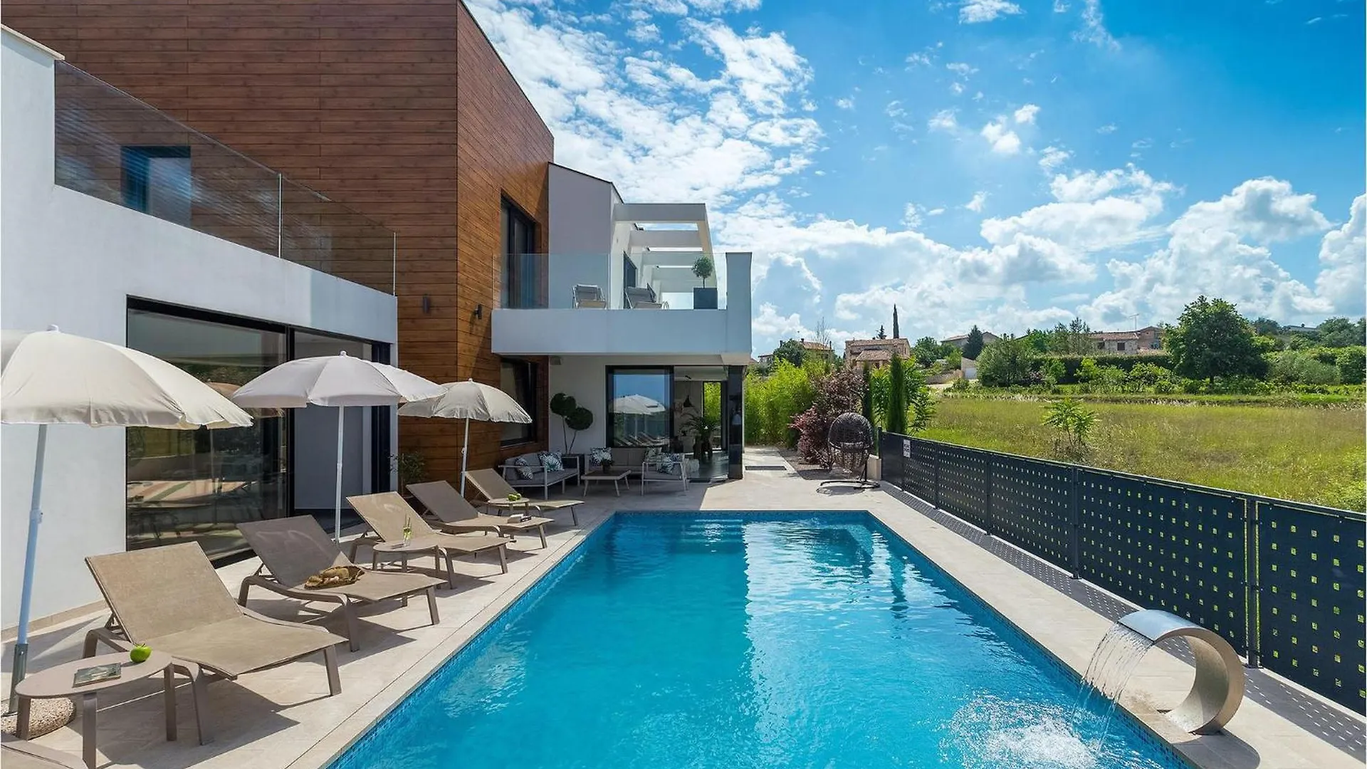 Villa Aria Porec 0*,  Croatia